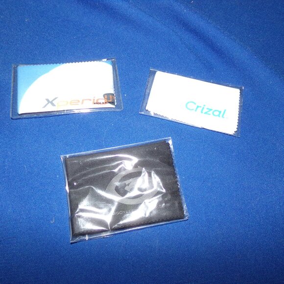 New! Set of 3 Eye Glasses Cleaning Polishing Cloths - Unopened Plastic Wrapped - Picture 4 of 4